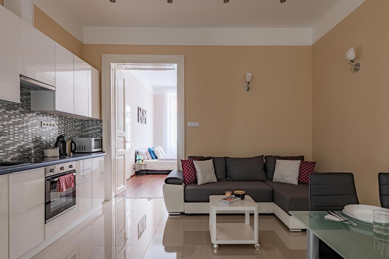 Apartament Hungary Westend *